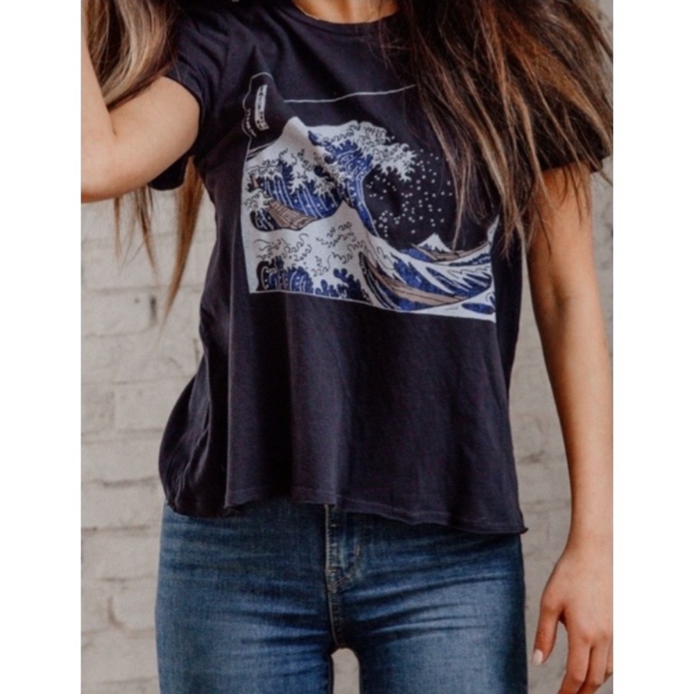 SOLD!!!!Future State Wave T Shirt - Picture 2 of 4